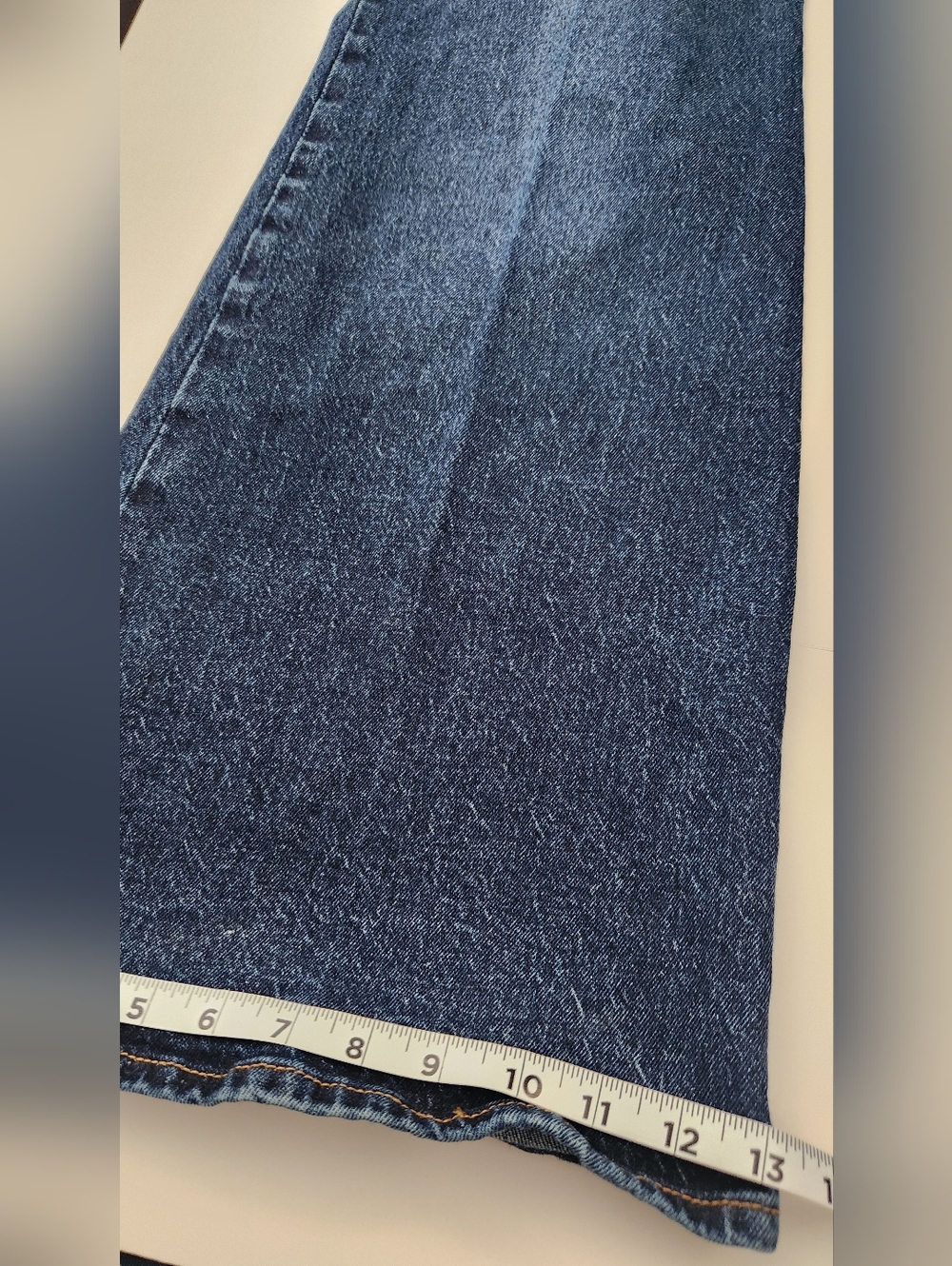 Levi's Ribcage Bell Jeans Size 31 - Picture 9 of 14